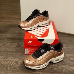 Nike Air Max Tailwind 4